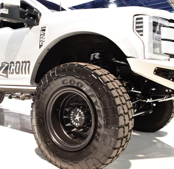 DUALLY SEMI TRUCK STEEL LUG NUTS WITH BILLET ALUMINUM 33MM SPIKE CAP (40PC SET) // PART # LGC100